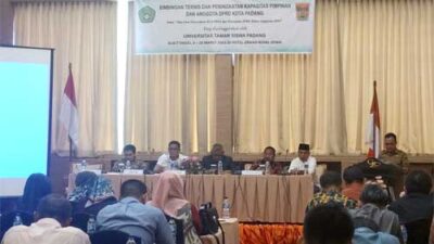 Pimpinan dan Anggota DPRD Padang Ikuti Bimtek di Bukittinggi 2 Bimtek di Bukittinggi3