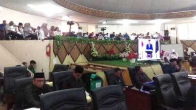 Semua Fraksi DPRD Kota Padang Setujui LKPj Walikota TA 2022, dengan Beberapa Catatan 4 Penyampaian Pendapat Akhir Fraksi Fraksi DPRD Kota Padang terhadap LKPJ Walikota TA 2022d