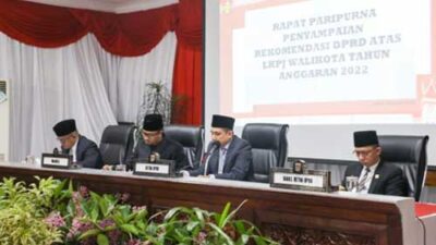 DPRD Kota Bukittinggi Gelar Rapat Paripurna Penyampaian Rekomendasi Atas LKPj Walikota Tahun Anggaran 2022 2 Pimpinan Rapat Paripurna Penyampaian Rekomendasi Atas LKPj Walikota Bukittinggi Tahun Anggaran 2022
