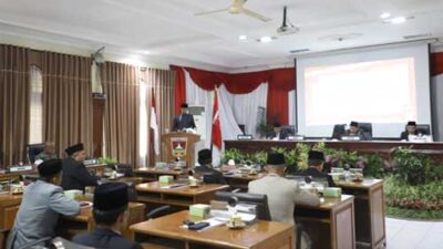 DPRD Kota Bukittinggi Gelar Rapat Paripurna Penyampaian Rekomendasi Atas LKPj Walikota Tahun Anggaran 2022 3 Rapat Paripurna Penyampaian Rekomendasi Atas LKPj Walikota Bukittinggi Tahun Anggaran 2022
