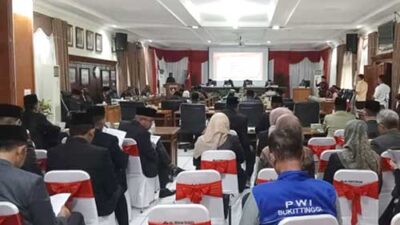 DPRD Kota Bukittinggi Gelar Rapat Paripurna Penyampaian Rekomendasi Atas LKPj Walikota Tahun Anggaran 2022 5 Rapat Paripurna Penyampaian Rekomendasi Atas LKPj Walikota Bukittinggi Tahun Anggaran 2022