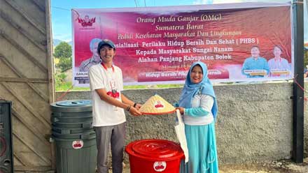 Anak Muda Ganjar Peduli Kesehatan dan Sosialisasikan Hidup Bersih di Solok 2 Anak Muda Ganjar Peduli Kesehatan dan Sosialisasikan Hidup Bersih di Sungai Nanam