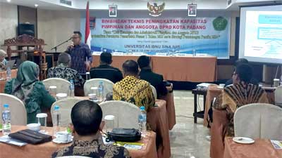 Bimtek peningkatan kapasitas pimpinan dan anggota DPRD Kota Padang