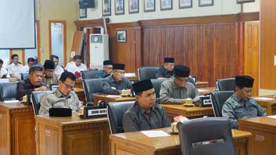 DPRD Bukittinggi Gelar Rapat Paripurna Tiga Hari Berturut-Turut 2 DPRD Bukittinggi Gelar Rapat Paripurna