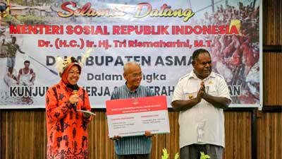 Mensos Tri Rismaharini di Agats