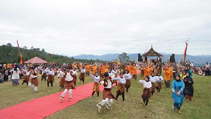 Objek Wisata Batu Badindiang, Indah Bak Permadani di Atas Kayangan 2 Festival Talago Kamba II
