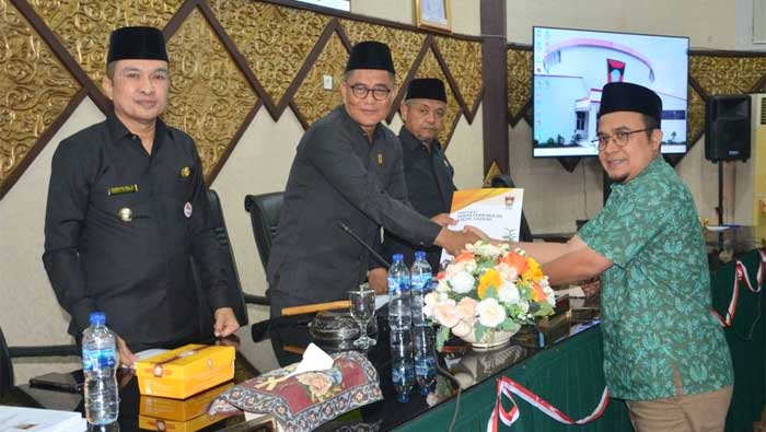 DPRD Padang bersama Pemko Sepakati Perda Pertanggungjawaban Pelaksanaan APBD TA 2022 3 DPRD Padang bersama Pemko Sepakati Perda Pertanggungjawaban Pelaksanaan APBD TA 2022