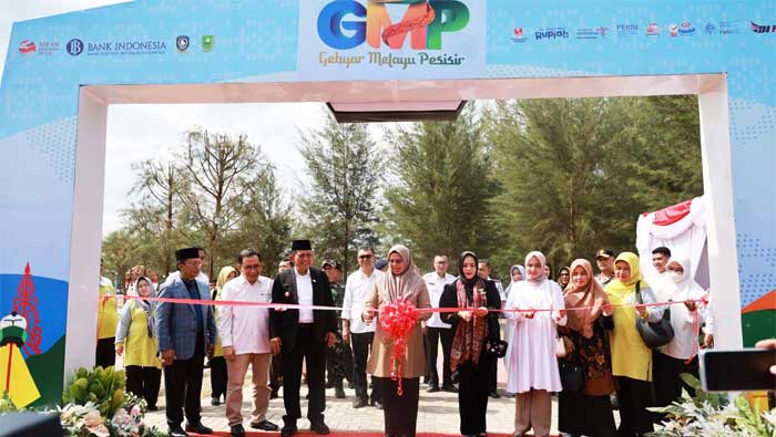 Pameran Gebyar Melayu Pesisir Bank Indonesia Perwakilan Kepri di Pantai Piwang, Ranai