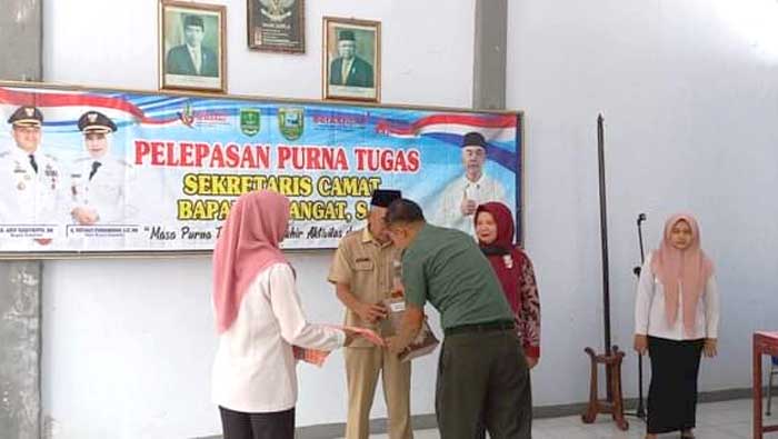 Perwakilan Danramil Hadiri Pelepasan Purna Tugas Sekcam Kuwarasan
