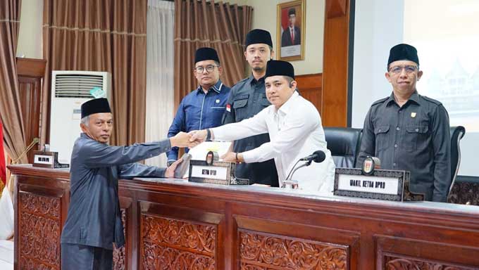Pemko dan DPRD Kota Bukittinggi Sepakati Perubahan KUA PPAS 2023