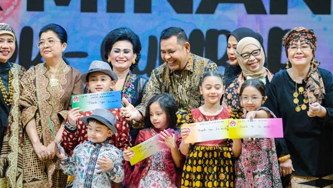Dekranasda Kabupaten Solok Angkat Kids Fashion Show Pesona Batik Minang di Kriya Nusa 2023 2 Kids Fashion Show Pesona Batik Minang Dekranasda Kabupaten Solok di Kriya Nusa 2023