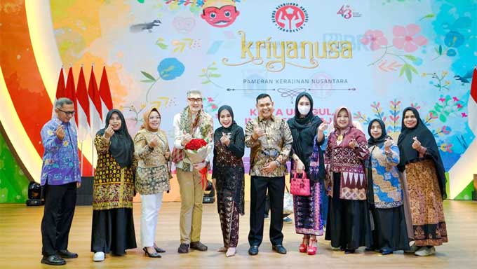 Dekranasda Kabupaten Solok Angkat Kids Fashion Show Pesona Batik Minang di Kriya Nusa 2023 3 Kids Fashion Show Pesona Batik Minang Dekranasda Kabupaten Solok di Kriya Nusa 2023