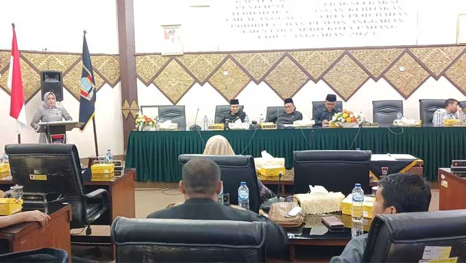 Juru bicara fraksi sampaikan pendapat akhir terhadap perubahan KUA dan PPAS Kota Padang tahun anggaran 2023