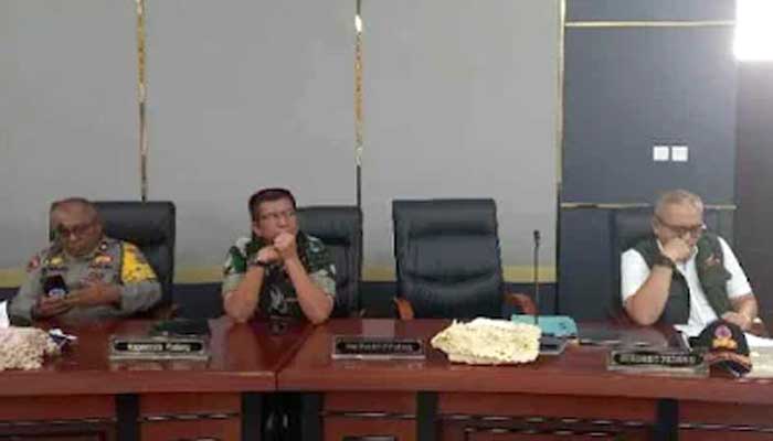 Rapat Paripurna Penyampaian LKPJ 2023 oleh Wali Kota di DPRD Kota Padang Sempat Diskorsing 2 Sekdako Andree Algamar bersama unsur Forkopimda