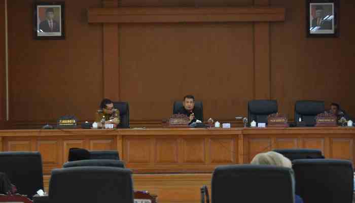 Hamdi Agus Pimpin Paripurna Pandangan Umum Fraksi-Fraksi DPRD Payakumbuh 2 Rapat Paripurna Pandangan Umum Fraksi-Fraksi DPRD Payakumbuh terhadap laporan pertanggungjawaban apbd 2023