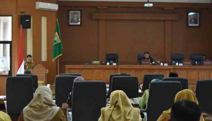 Hamdi Agus Pimpin Paripurna Pandangan Umum Fraksi-Fraksi DPRD Payakumbuh 3 Rapat Paripurna Pandangan Umum Fraksi-Fraksi DPRD Payakumbuh terhadap laporan pertanggungjawaban apbd 2023