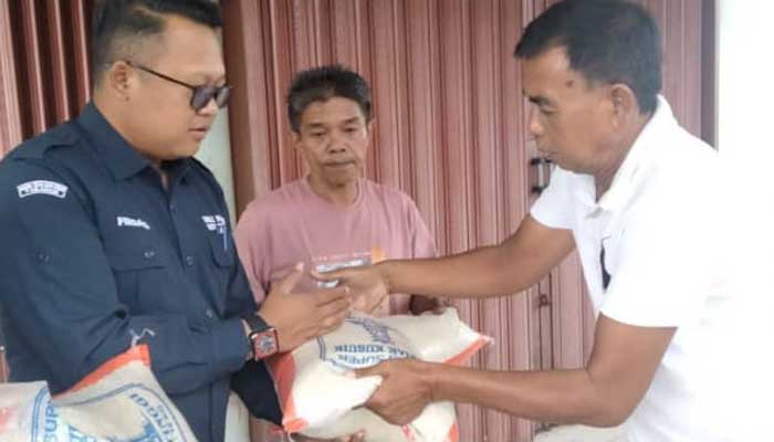 Ikatan Keluarga Besar Perabot Payakumbuh Peduli Korban Galodo Lahar Dingin di Agam 2 Ikatan Keluarga Besar Perabot Payakumbuh Peduli Korban Galodo Lahar Dingin di Bukik Batabuah Agam