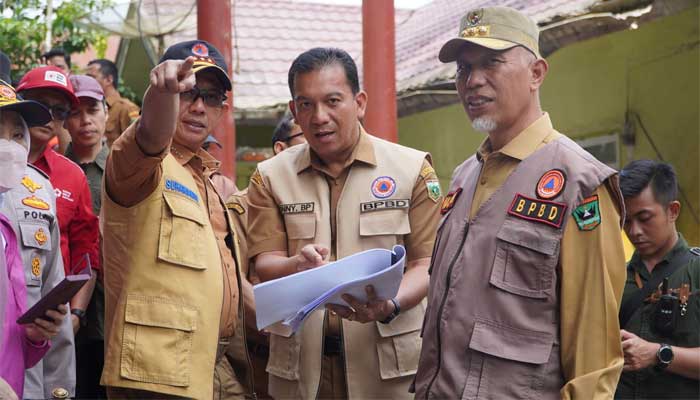 Upaya Pemko Berbuah Manis, Dukungan Mengalir untuk Padang Panjang Bangkit dari Bencana 2 kepala BNPB, Letjen TNI Suharyanto, Pj Wako Sonny Budaya Putra dan Gubernur Sumbar, Mahyeldi