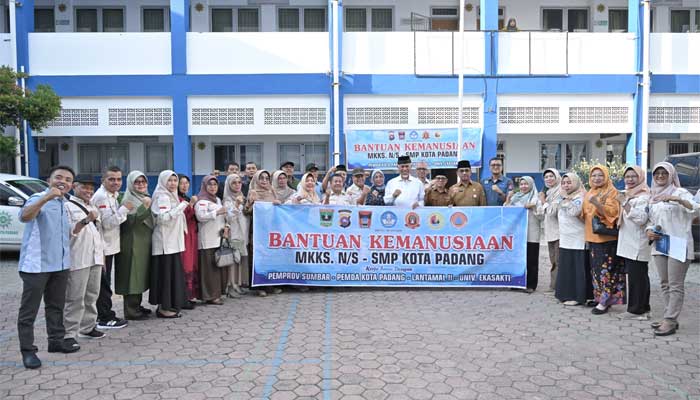 MKKS Kota Padang Salurkan Bantuan Kemanusiaan bagi Pelajar SMP Terdampak Bencana Lahar Dingin di Agam dan Tanah Datar