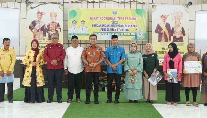 Siapkan Indonesia Emas 2045, Pemkab Solok Selatan Kian Serius Kejar Penurunan Angka Stunting 3 Rapat Koordinasi TPPS Periode 3 dan Pencanangan Intervensi Serentak Pencegahan Stunting di Kabupaten Solok Selatan