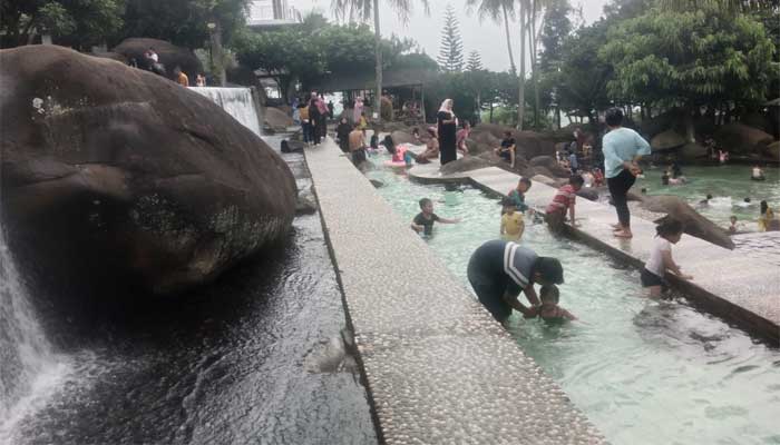 Taman Batu Purwakarta Tempat Wisata Terpopuler, Cocok Dikunjungi Saat Libur Panjang 2 Destinasi Wisata Taman Batu di Kampung Lembang Sari atau Cijanun, Desa Cipeundeuy, Kecamatan Bojong, Kabupaten Purwakarta