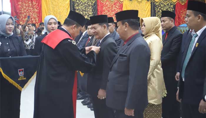 45 Anggota DPRD Kota Padang Terpilih Periode 2024-2029 Dilantik, Ini Daftarnya 3 Pelantikan 45 Anggota DPRD Kota Padang Periode 2024-2029