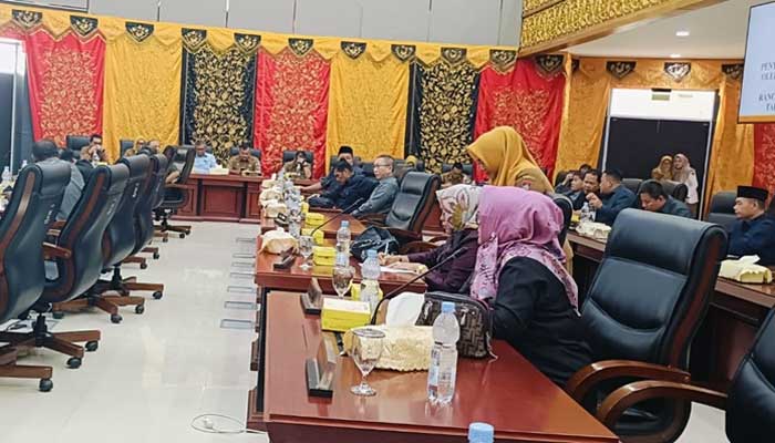 Pj Wako Andree Algamar Sampaikan Perubahan KUA PPAS 2024 ke DPRD Kota Padang 2 Pj Wako Andree Algamar Sampaikan Perubahan KUA PPAS 2024 ke DPRD Kota Padang