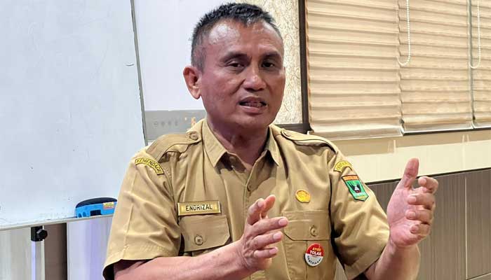 Pemprov Sumbar Berhasil Cetak 113 Ribu Entrepreneur, Ini Dampaknya 2 Kepala Dinas Koperasi dan UKM Sumbar, Endrizal