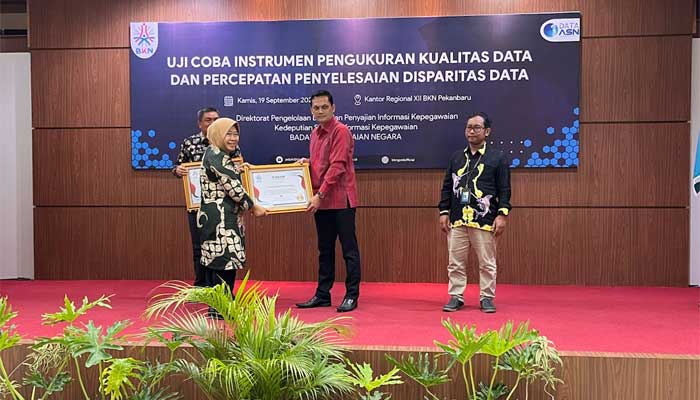 Padang Panjang Raih Tiga Penghargaan, Paritrana Award dari BPJS Ketenagakerjaan serta Penghargaan dari BKN dan KIA 2 Pemko Padang Panjang terima penghargaan dari BKN