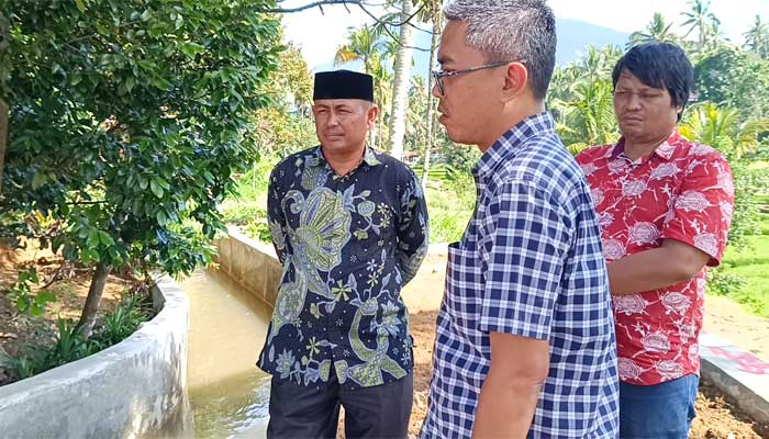 Pejabat Pemprov Sumbar tinjau pembangunan saluran irigasi Banda Taluak Bawah di Nagari Jawi-Jawi