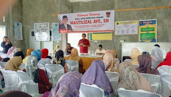 Pimpinan dan Anggota DPRD Kota Padang Gelar Reses Masa Sidang II Tahun 2025 2 Reses Wakil Ketua DPRD Kota Padang, Mastilizal Aye di Lolong Belanti