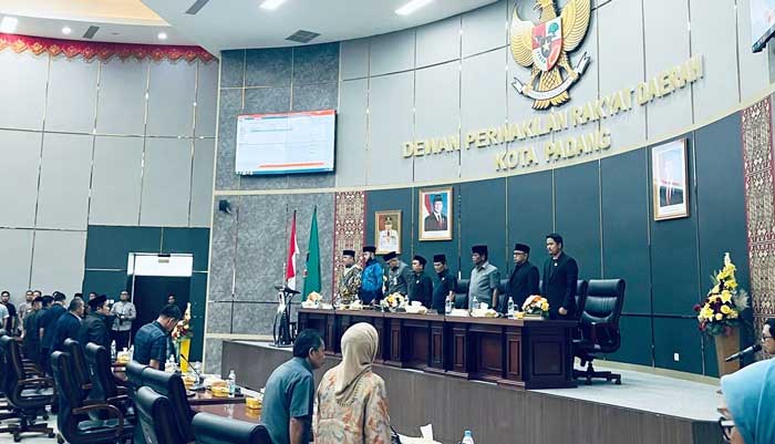 DPRD Kota Padang Tetapkan Pasangan Fadly Amran-Maigus Nasir sebagai Wako-Wawako Terpilih Pilkada 2024 2 DPRD Kota Padang menggelar Rapat Paripurna pengumuman penetapan pasangan calon terpilih Wali Kota dan Wakil Wali Kota terpilih Pilkada 2024