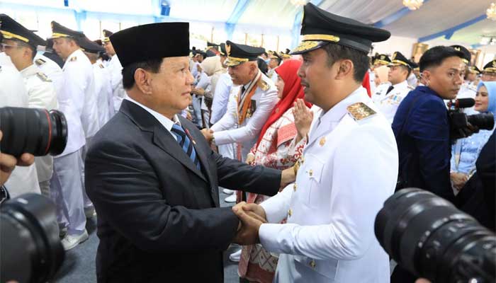 Mahyeldi - Vasko Ruseimy Resmi Menjadi Gubernur dan Wakil Gubernur Sumbar 2025-2030 3 Presiden Prabowo Subinto ucapkan selamat kepada Wakil Gubernur Sumbar, Vasko Ruseimy