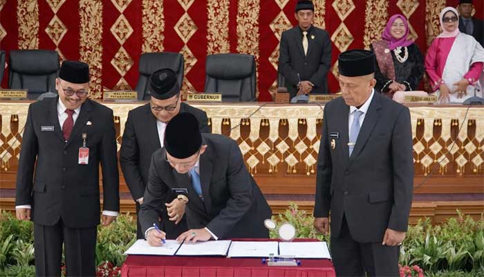 DPRD Payakumbuh Gelar Paripurna Serah Terima Jabatan Wako dan Wawako 2 DPRD Payakumbuh Gelar Paripurna Serah Terima Jabatan Wako dan Wawako