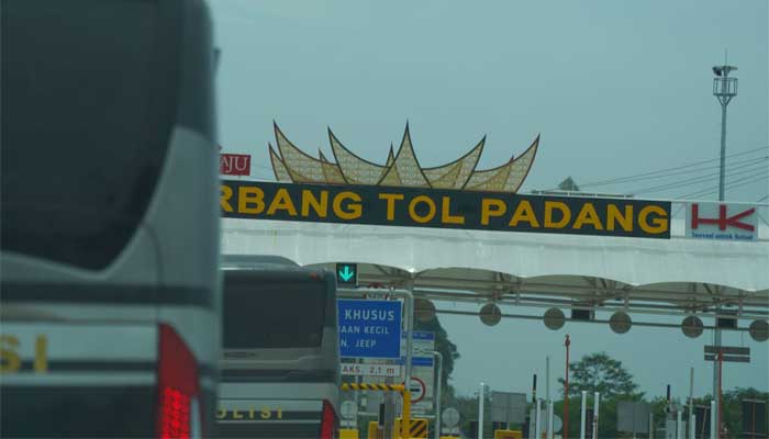 Gerbang tol Padang-Sicincin