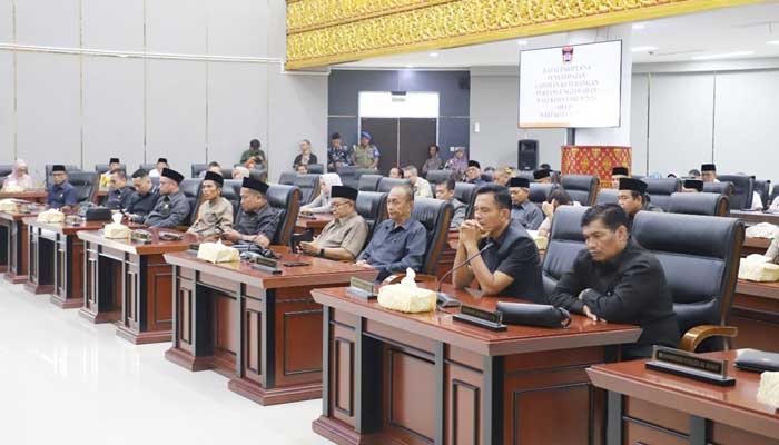 DPRD Kota Padang Gelar Rapat Paripurna Penyampaian LKPj Wali Kota Tahun 2024, ini Detailnya 2 DPRD Kota Padang Gelar Rapat Paripurna Penyampaian LKPj Wali Kota Tahun 2024