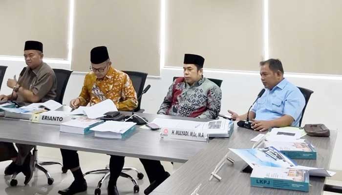 Pansus DPRD Kota Padang Bahas LKPJ Wali Kota TA 2024 3 Pansus IV DPRD Kota Padang bahas LKPJ Wali Kota tahun anggaran 2024