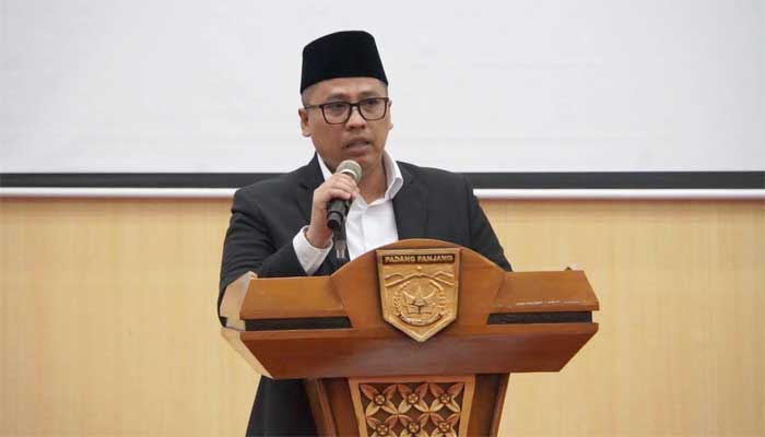 Wali Kota Padang Panjang, Hendri Arnis