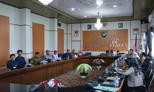 Sukarni Ikuti Rakor Pengendalian Inflasi dan Sosialisasi Inpres No. 9 Tahun 2025 Melalui Zoom Meeting 2