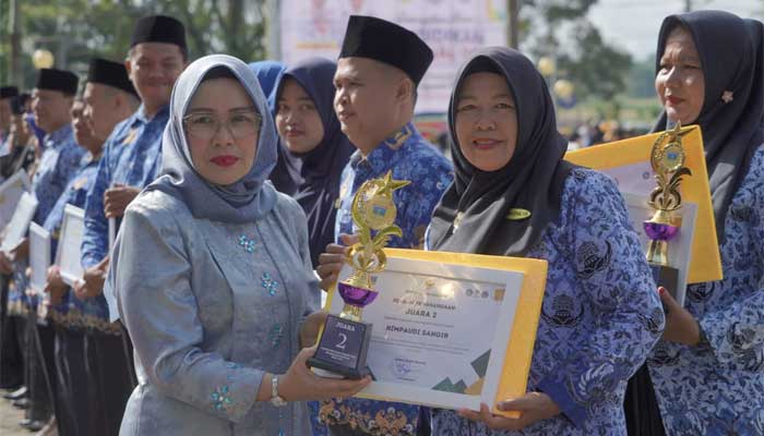 Momentum Hardiknas, Pemkab Solok Selatan Ajak Semua Pihak Perbaiki dan Tingkatkan Kualitas Pendidikan 2 Peringatan Hari Pendidikan Nasional (Hardiknas) di lingkungan Pemerintah Kabupaten Solok Selatan