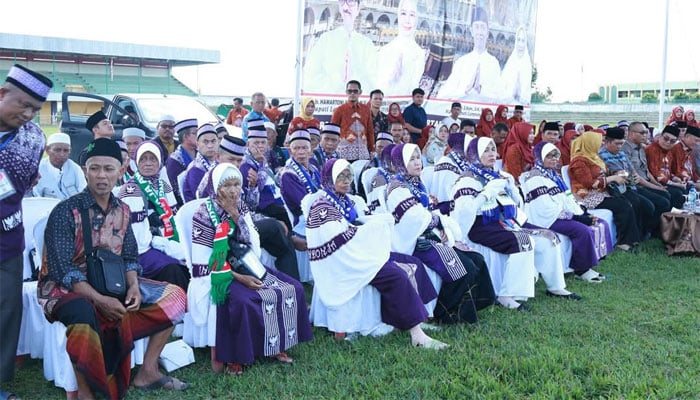 Tergabung dalam Kloter 56, Pemkab Lepas 47 Jemaah Calon Haji Lampung Utara 4 Pemkab Lepas 47 Jemaah Calon Haji Lampung Utara