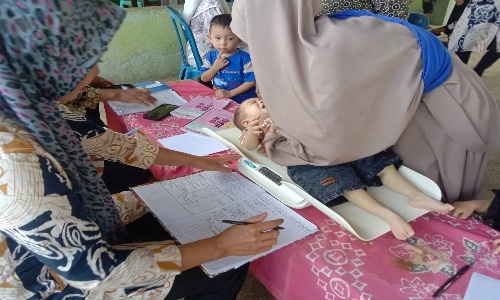 Pemdes Padang Berangin Rutin Laksanakan Posyandu Setiap Bulan, Kades Rupin Apresasi Kerja Petugas 2