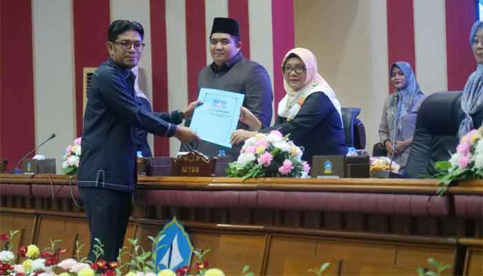Bupati Bintan Sampaikan Ranperda Pertanggungjawaban Pelaksanaan APBD TA 2024 ke DPRD 4 Rapat Paripurna DPRD Kabupaten Bintan
