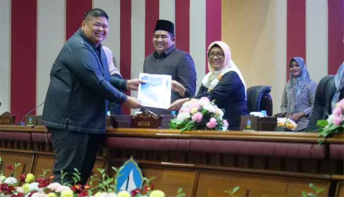 Bupati Bintan Sampaikan Ranperda Pertanggungjawaban Pelaksanaan APBD TA 2024 ke DPRD 5 Rapat Paripurna DPRD Kabupaten Bintan