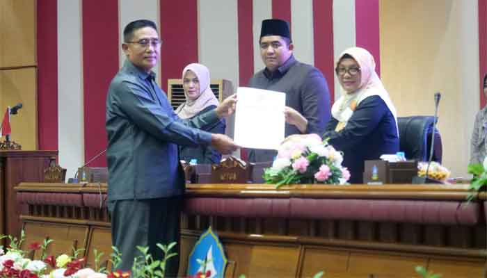 Bupati Bintan Sampaikan Ranperda Pertanggungjawaban Pelaksanaan APBD TA 2024 ke DPRD 6 Rapat Paripurna DPRD Kabupaten Bintan