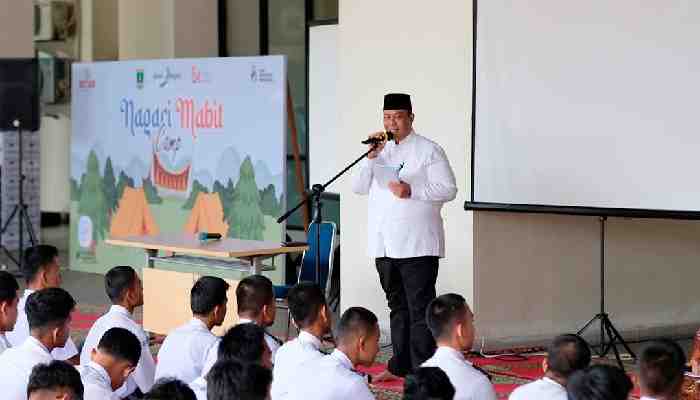Mabit Camp Bank Nagari, Cetak Generasi Muda Agen Keuangan Syariah di Sumbar 2 Bank Nagari menggelar kegiatan Nagari Mabit Camp selama dua hari di Masjid Raya Syekh Ahmad Khatib Al-Minangkabawi