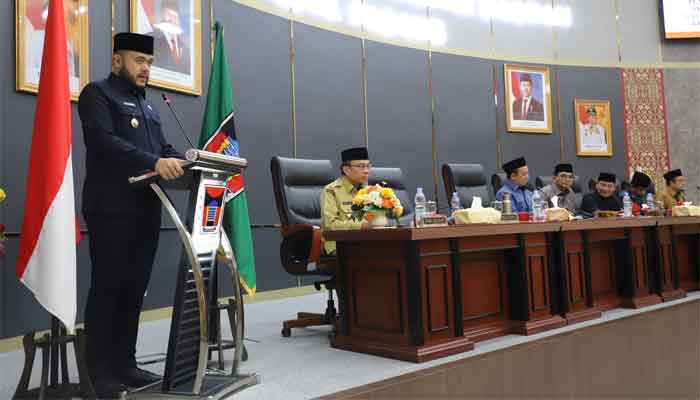 DPRD Padang Tetapkan RPJMD 2025-2029, Wako: Menuju Kota Pintar dan Sehat 2 Wali Kota Padang, Fadly Amran dalam rapat paripurna DPRD