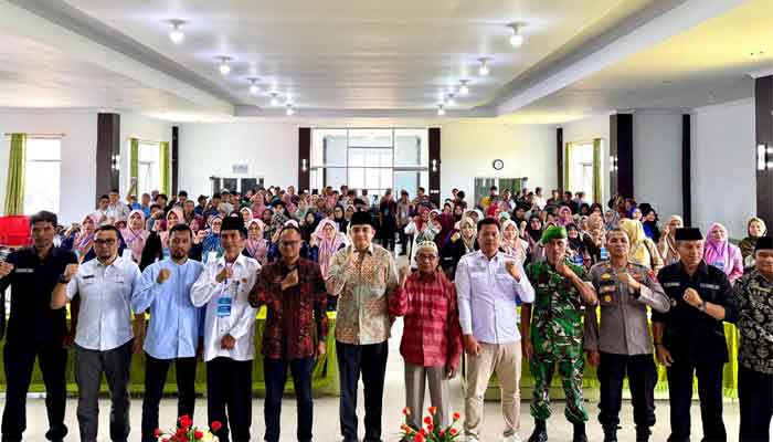 MBG Hadir di Sungai Pua Agam, Ade Rezki Pratama Dorong Kesadaran Gizi dan Kemandirian Masyarakat 2 Anggota DPR RI, Ade Rezki Pratama bersama BGN sosialisasikan Program MBG di Nagari Sungai Pua, Kecamatan Banuhampu, Kabupaten Agam, Sumatera Barat