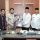 Gubernur Sumbar, Mahyeldi menerima audiensi dari Production House Smaradana Pro, tim kreatif film “Nia, Gadis Minang Penjual Gorengan”