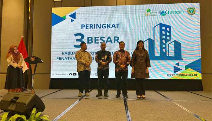 UI Green City Metric 2025: Padang Panjang Raih Tiga Besar Anugerah Kota Paling Berkelanjutan 2 UI Green City Metric 2025